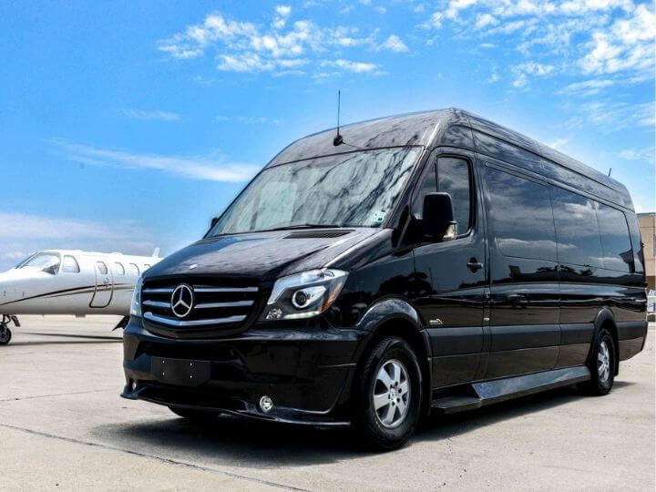 Image of a black Mercedes sprinter